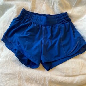 Lululemon Hotty Hot 4” size 6 EUC